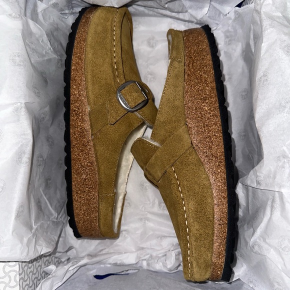 Birkenstock Shoes - BIRKENSTOCK Buckley Shearling Clog